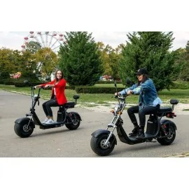 Bukarest Grand City Tour Sightseeing, med Elektriska mopeder